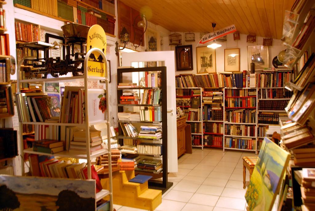 Romantikzimmer Im Antiquariat Sonnschied Phòng bức ảnh