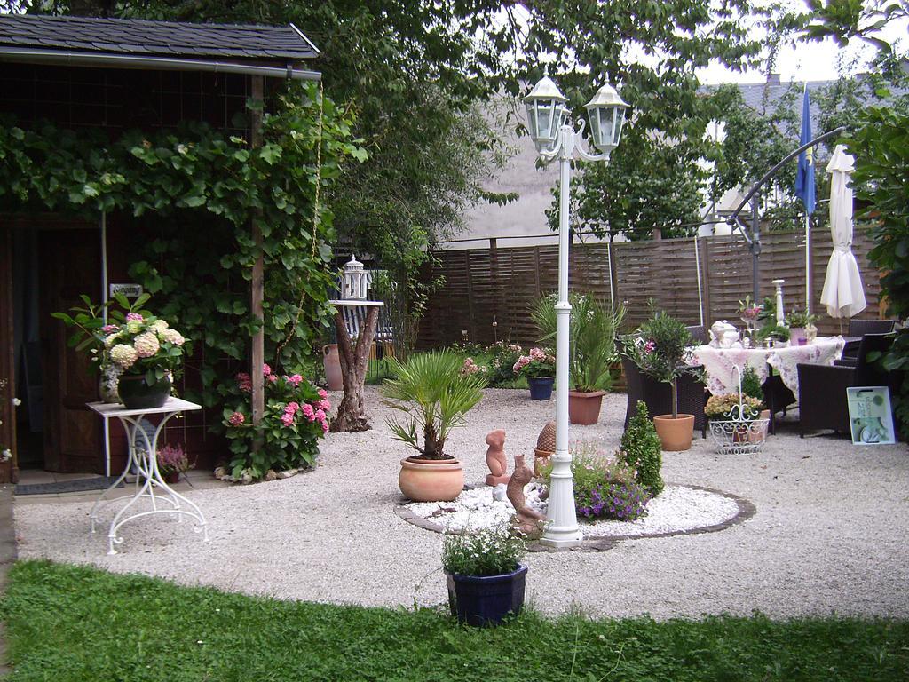Romantikzimmer Im Antiquariat Sonnschied Phòng bức ảnh
