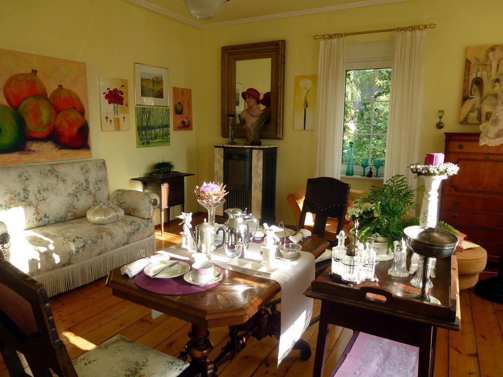 Romantikzimmer Im Antiquariat Sonnschied Ngoại thất bức ảnh
